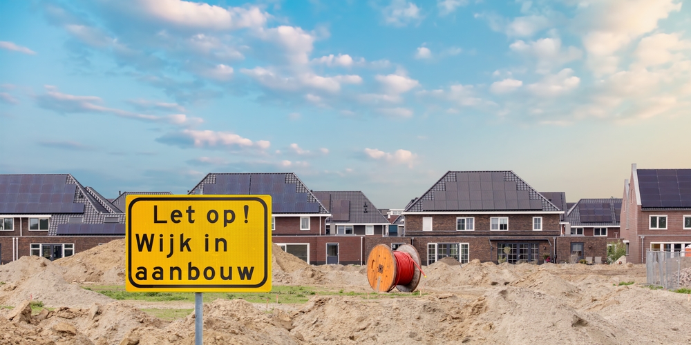 Renovlies voor nieuwbouw in Gouda. Krijg 10% korting op het behangen en sauzen van wanden.